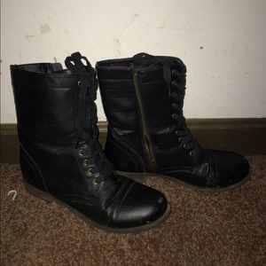 Combat boots